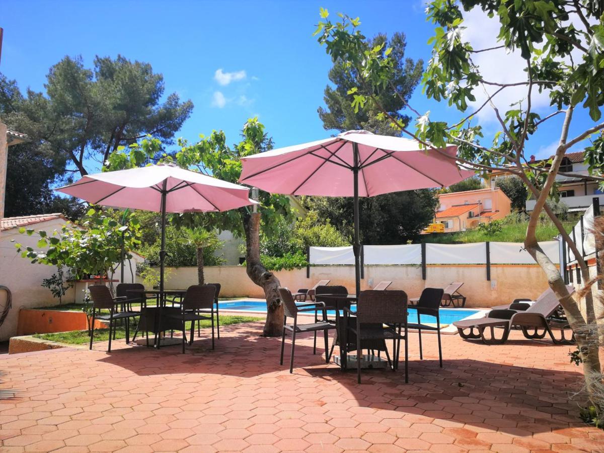 Apartments Bilic With Garden & Swimming Pool - 50M From The Beach Пьешчана-Увала Экстерьер фото