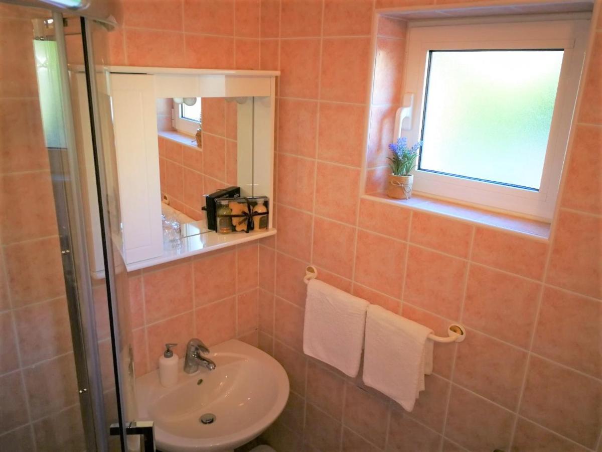 Apartments Bilic With Garden & Swimming Pool - 50M From The Beach Пьешчана-Увала Экстерьер фото