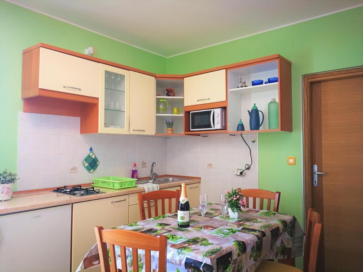 Apartments Bilic With Garden & Swimming Pool - 50M From The Beach Пьешчана-Увала Экстерьер фото