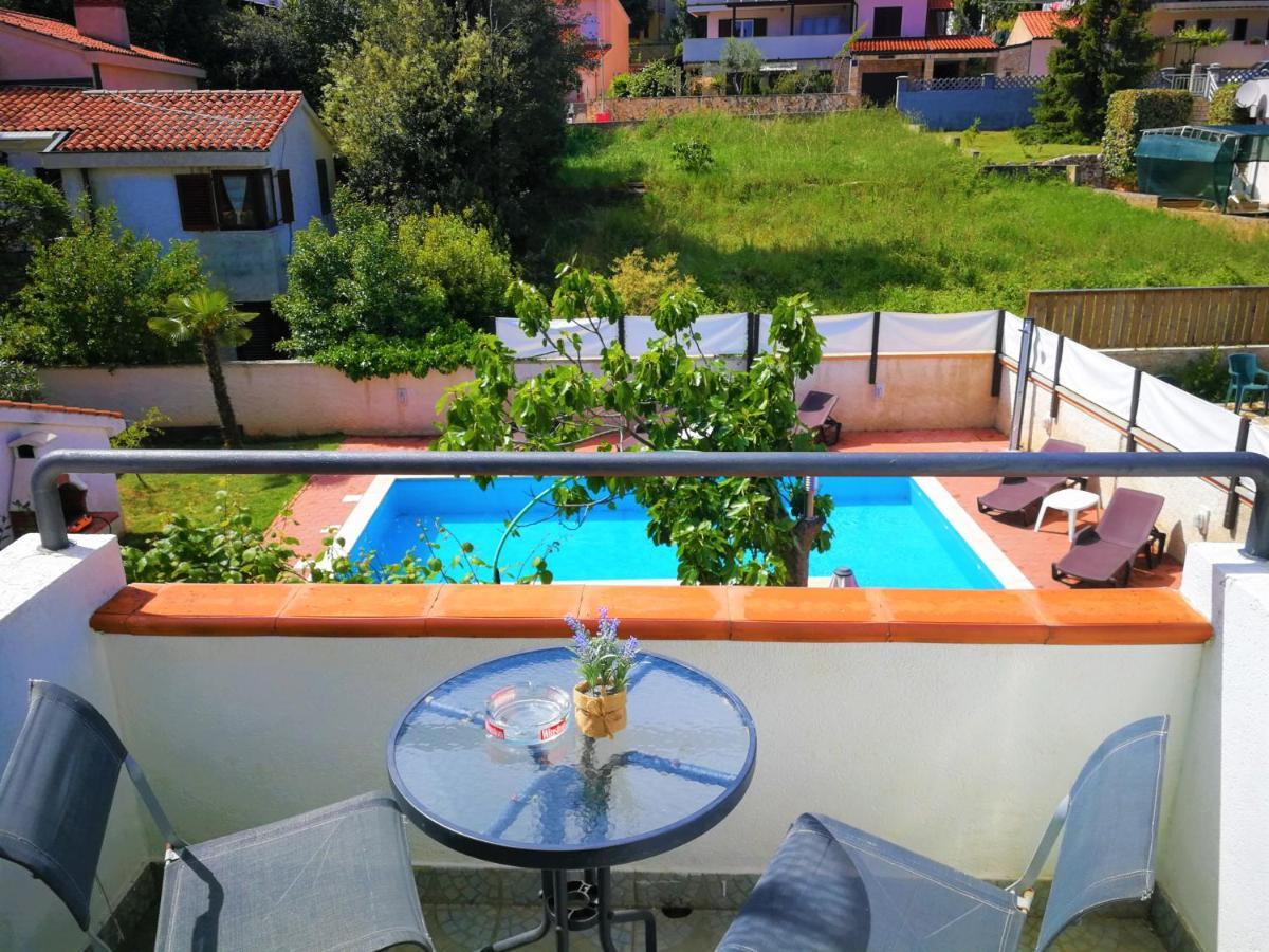 Apartments Bilic With Garden & Swimming Pool - 50M From The Beach Пьешчана-Увала Экстерьер фото